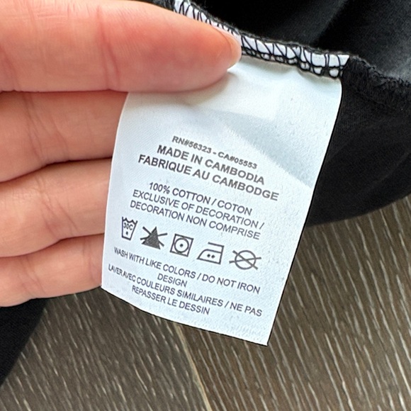 Nike Men's Black Short Sleeve Tee - Picture 4 of 5